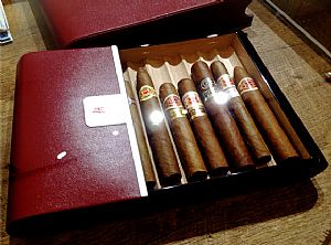 03 HF Red Travel 10